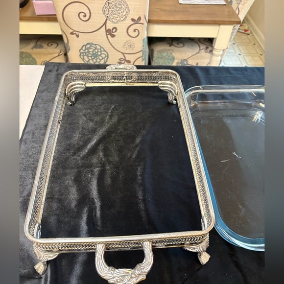 Vintage Silver-Plated Chafing Dish, Featuring Ornate legs and handle - Picture 6 of 13